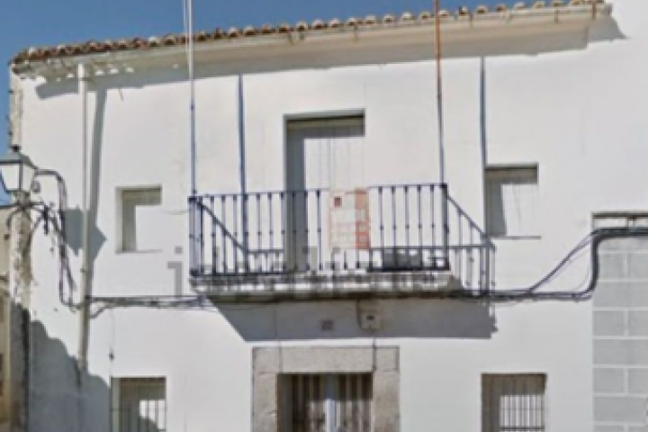 Casa de Idealista en Trujillo.