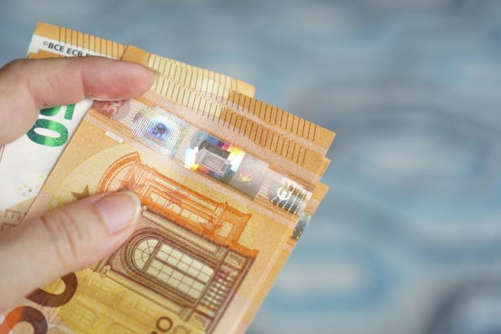 ¿Cuánto dinero se cobra por la prestación de desempleo en 2024?