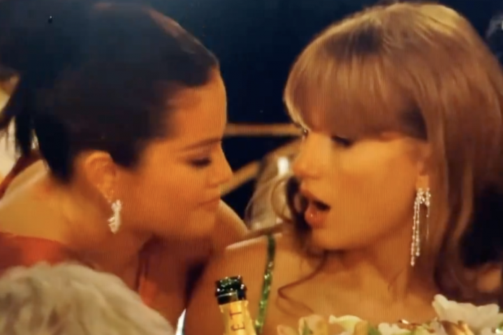 Selena Gomez y Taylor Swift, en los Globos de Oro.