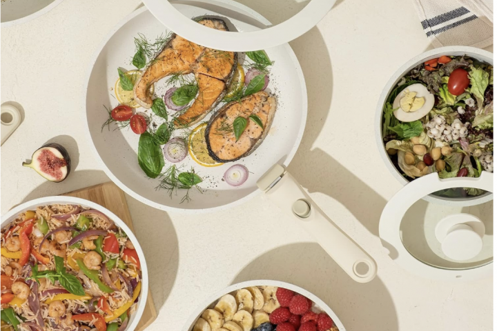 El práctico juego de sartenes y ollas que ahorra espacio y es multitarea.