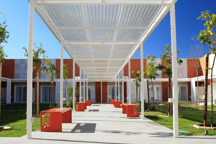 Vista del jardín de la nueva casa de la fundación infantil de la fundación Ronald McDonald.