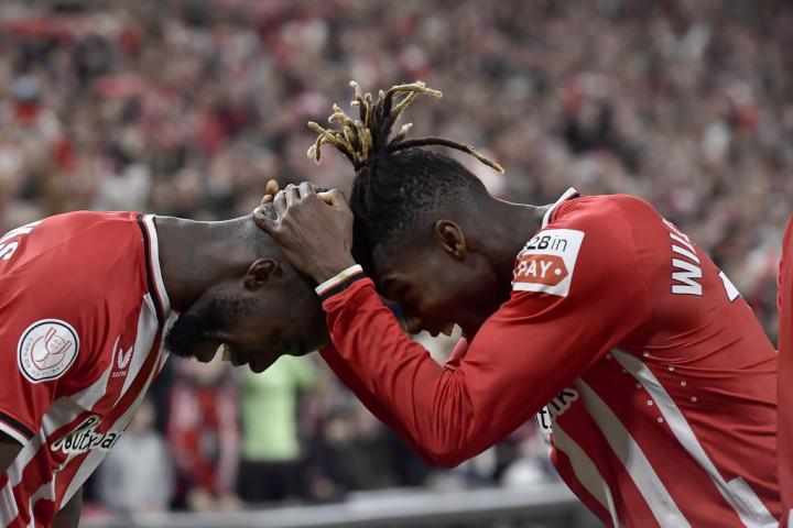 Iñaki y Nico Williams celebran uno de los goles del Athletic - Barça en Copa del Rey