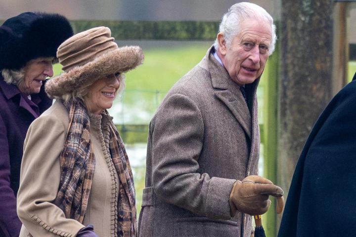 Carlos III y Camilla, en una imagen de archivo de esta Navidad en Sandringham.