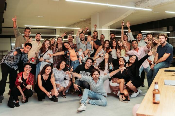 Imagen del equipo de la agencia de marketing Ómibu de hace dos años.