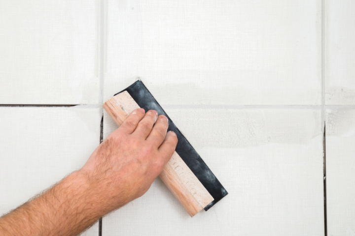 Cómo rellenar las juntas de los azulejos