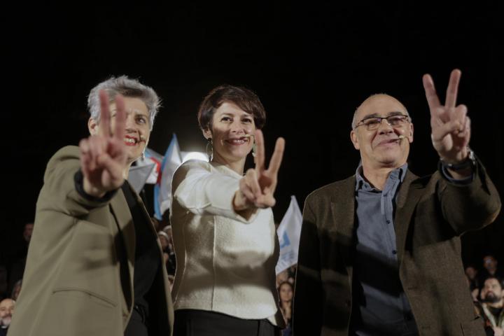 Ana Pontón, segunda por la derecha, en el acto de arranque de campaña del BNG.