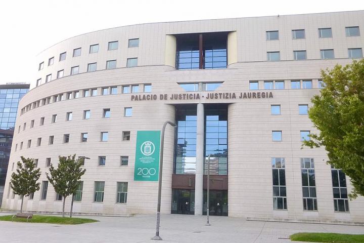 Exterior del Palacio de Justicia de Pamplona.