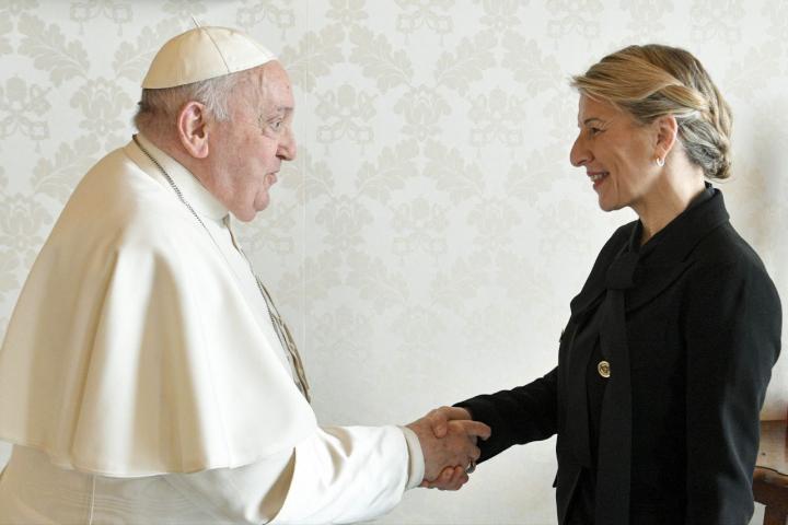 El papa Francisco y Yolanda Díaz