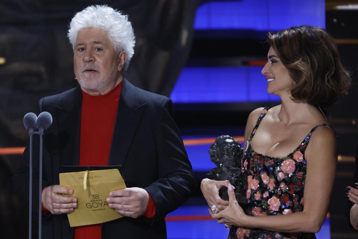 El cineasta Pedro Almodóvar y la actriz Penélope Cruz.
