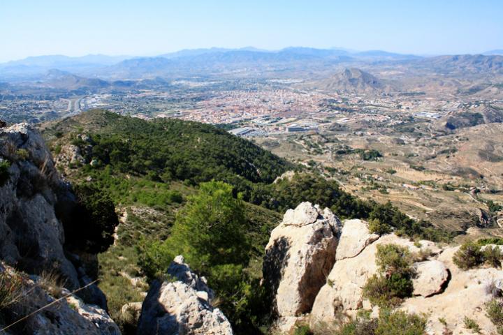 Vista de Petrer (Alicante), desde la sierra.