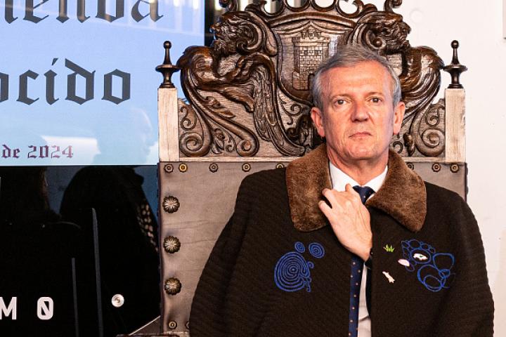 El presidente de la Xunta de Galicia en funciones y candidato del PPdeG, Alfonso Rueda, durante la Feira do Cocido de Lalín.