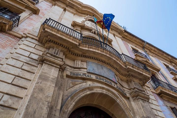 Entrada del Tribunal Superior de Justicia de Valencia.