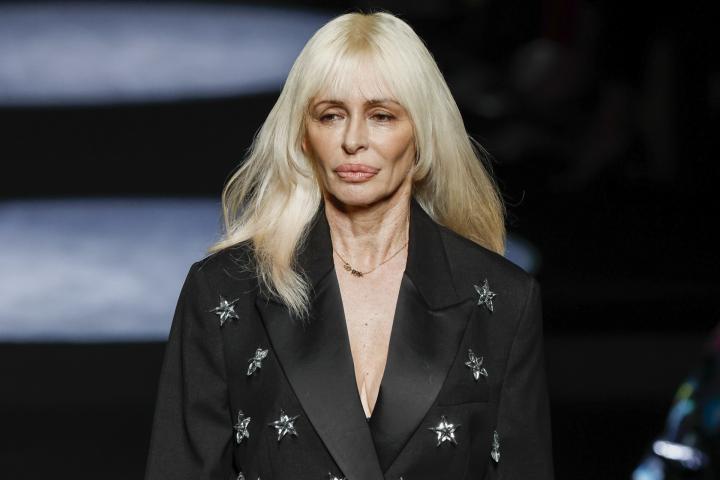 María, de Nebulossa, en el desfile de Pablo Erroz en la MBFWM el 15 de febrero de 2024.