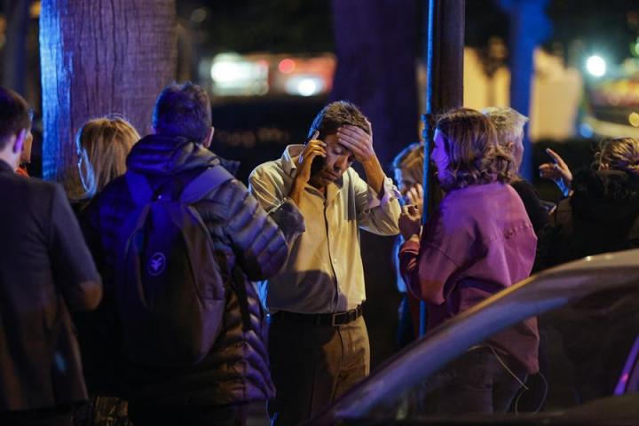 alt="alt="Vecinos aún en shock tras el incendio en el bloque""