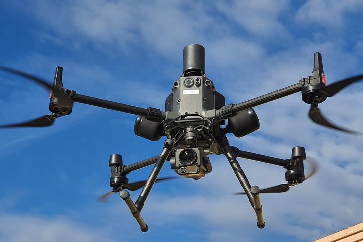 Modelo de drone DJI Matrice 300 RTK, empleado en las tareas de emergencia del incendio de Valencia.