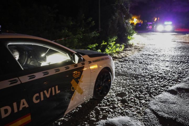 La Guardia Civil investiga el hallazgo de los cadáveres en Gola de Pujol.