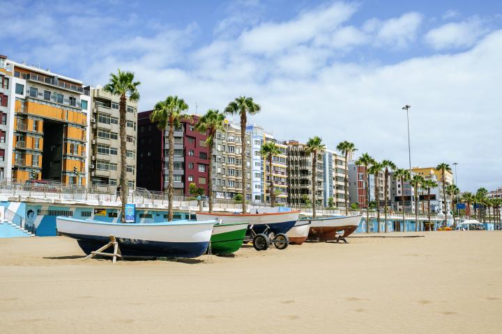Playa de Las Palmas de Gran Canaria, donde se ha vendido el primer premio de la Lotería Nacional hoy 29 de febrero