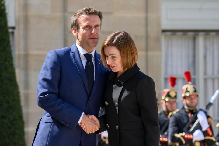 Los presidentes de Francia y Moldavia, Emmanuel Macron y Maia Sandu, respectivamente