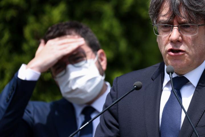 Aragonès y Puigdemont, junt(o)s en una imagen de archivo. Bruselas, 2021