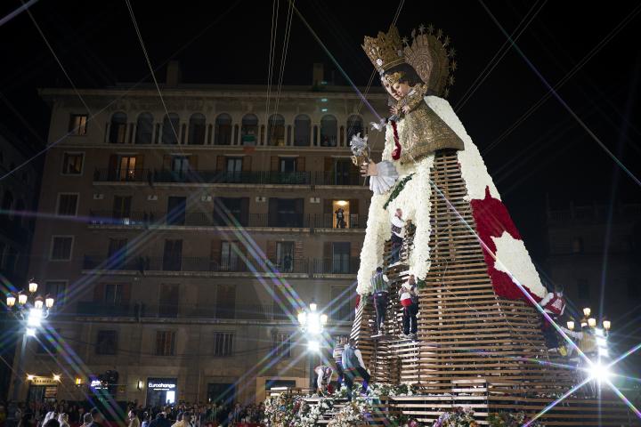 Ofrenda de flores de las Fallas de Valencia de una edición anterior.