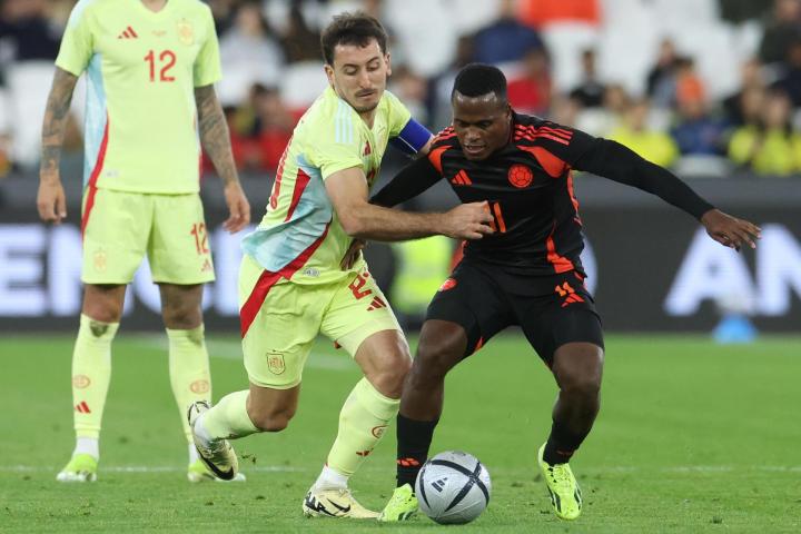 Uno de los instantes del España-Colombia