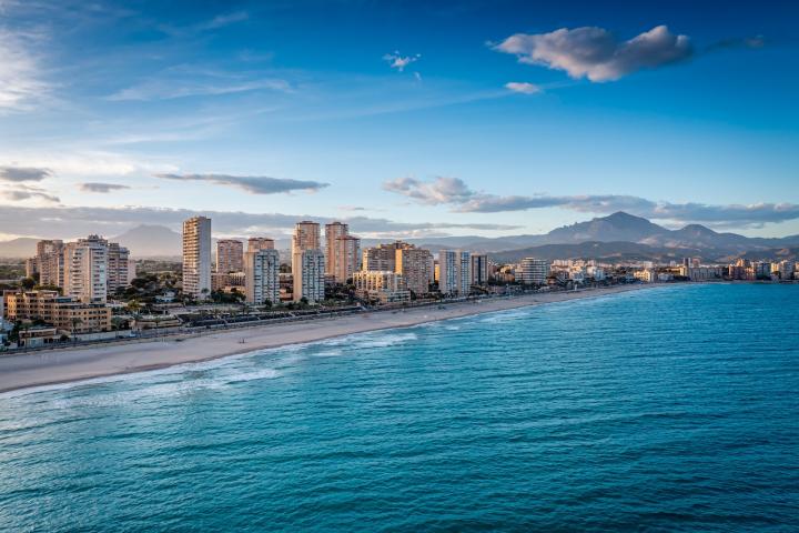 Vista aérea del litoral de El Campello, en Alicante.