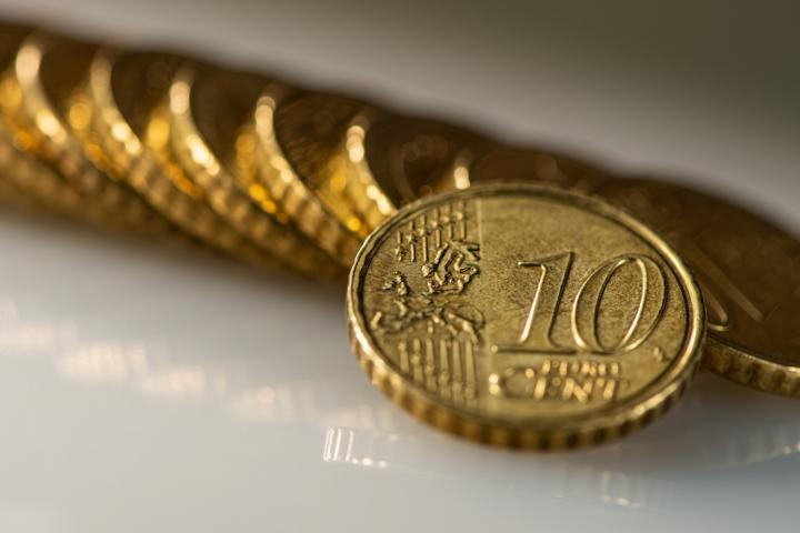Las monedas de 10 céntimos disparan su valor hasta los 220 euros