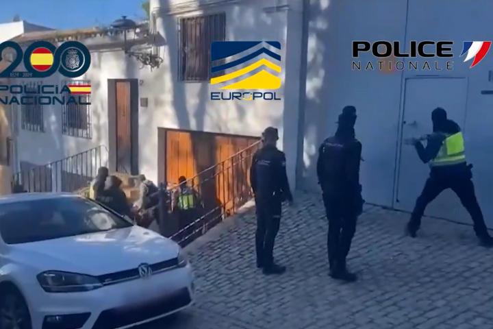 Un momento de la intervención conjunta de la Policía Nacional, Europol y gendarmería francesa.