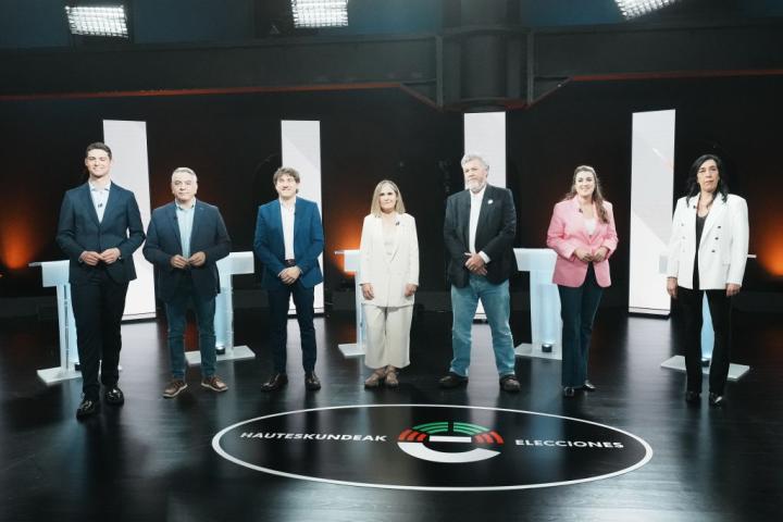 Los siete participantes en el debate electoral vasco