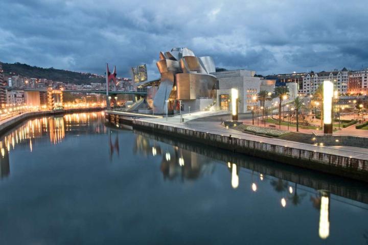 El Museo Guggenheim y el Río Nervión, Bilbao