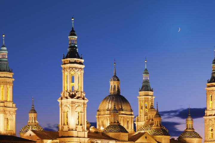 Vista de la Basílica de Nuestra Señora del Pilar de Zaragoza.