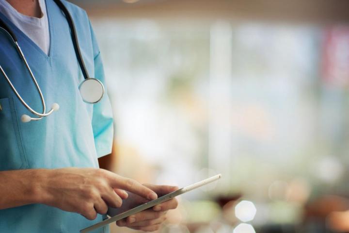 Los dos primeros MIR de España eligen como destino hospitales públicos de la Comunidad de Madrid