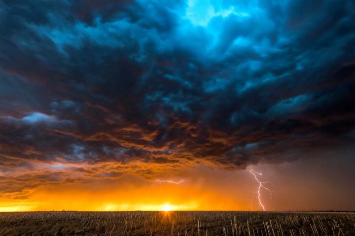 Tormenta al atardecer