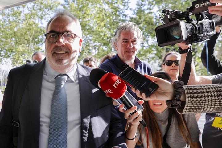 El empresario valenciano Vicente Cotino, sobrino del que fue director general de la Policía y presidente de Les Corts Valencianes, Juan Cotino (ya fallecido), a su llegada a la quinta sesión del juicio por el 'caso Erial'.