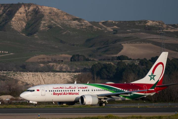 Un avión de la Royal Air Maroc aterriza en el aeropuerto de Barajas, en Madrid.