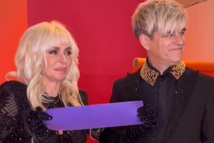 Nebulossa cogiendo su posición para actuar en Eurovisión.