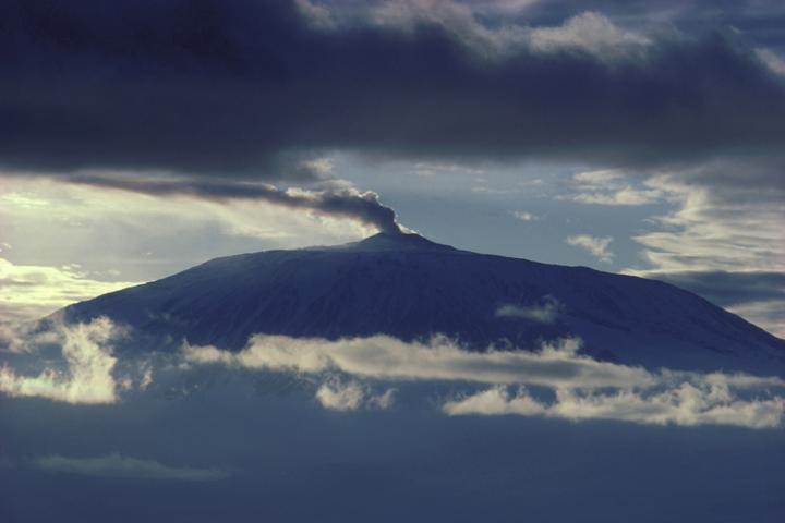 Imagen de archivo del Erebus, volcán activo en la Antártida.
