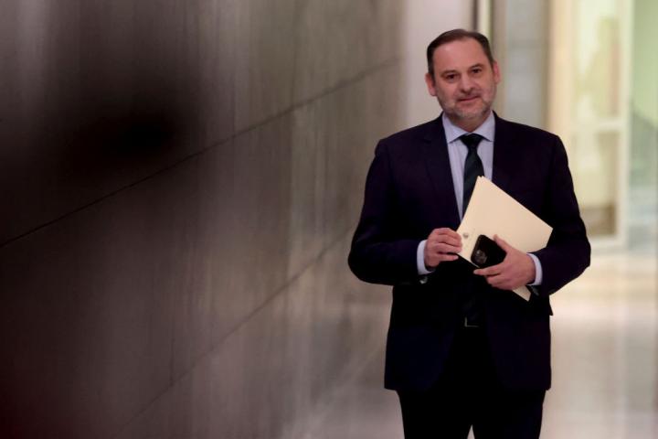 José Luis Ábalos en los pasillos del Congreso.