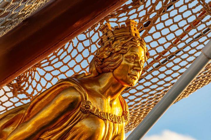 Detalle del buque Sebastián de Elcano