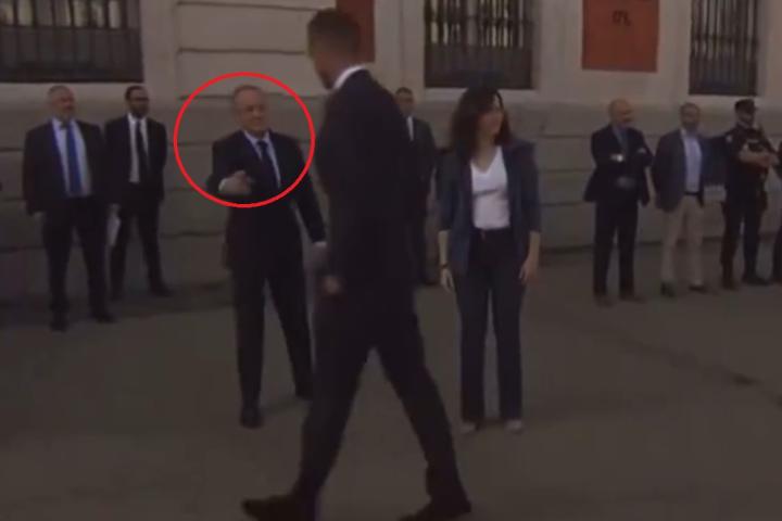 Florentino Pérez durante la celebración del Real Madrid en la Puerta del Sol.