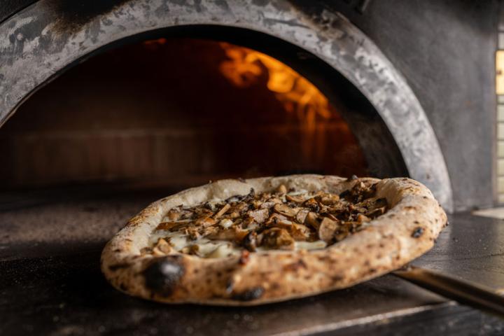 Una pizza en el horno, en una imagen de archivo