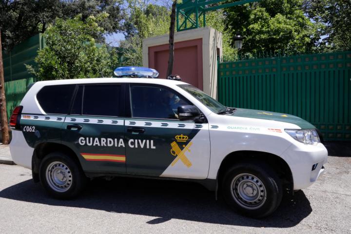 Vehículo de la Guardia Civil en un operativo en Boadilla del Monte