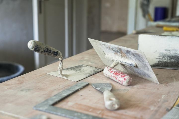 Imagen de archivo de herramientas en una obra.