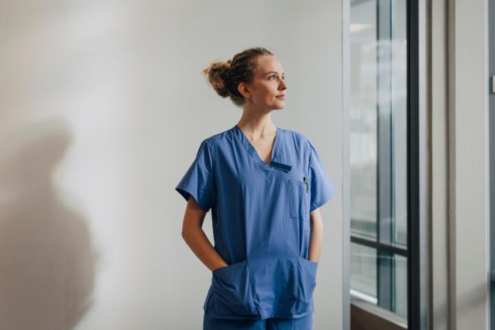 Una enfermera en un hospital