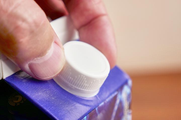 Tapón de un cartón de leche