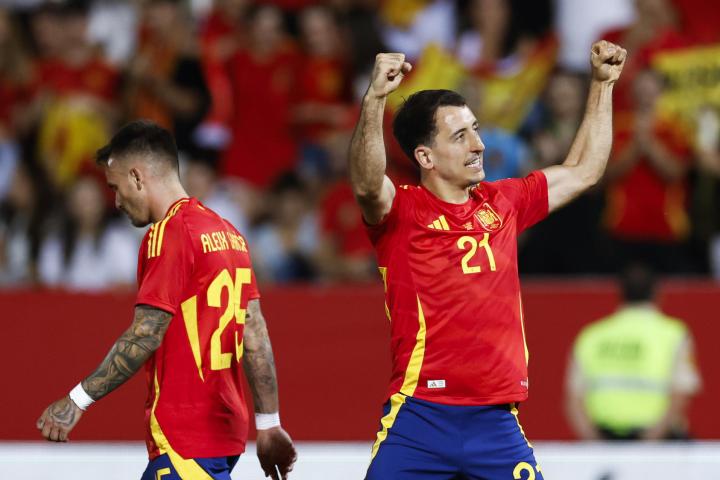 Mikel Oyarzabal celebra uno de sus tres goles ante el combinado andorrano