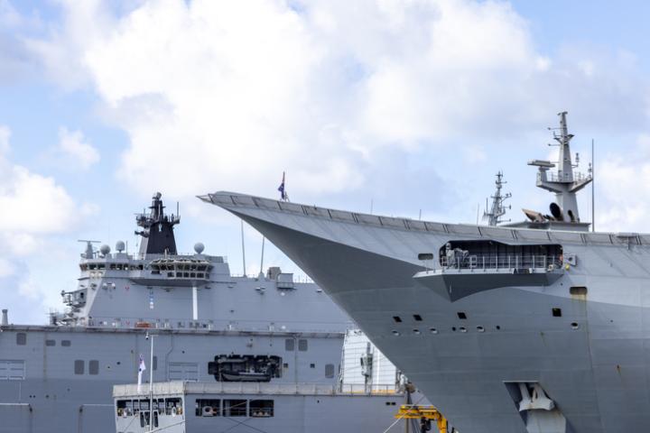 Imagen de archivo de dos buques de guerra australianos.