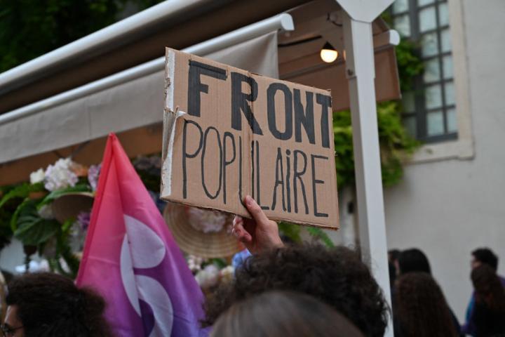 Unos manifestantes reclaman el 'Frente Popular' en Francia