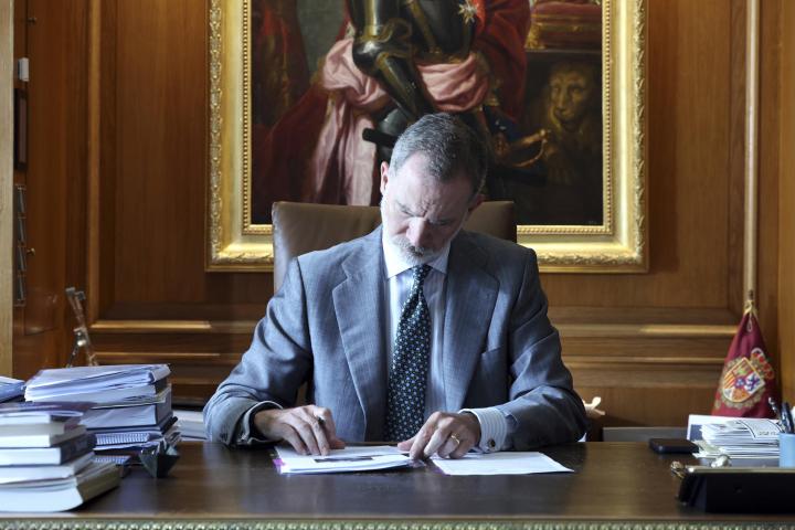 Felipe VI, en su despacho.
