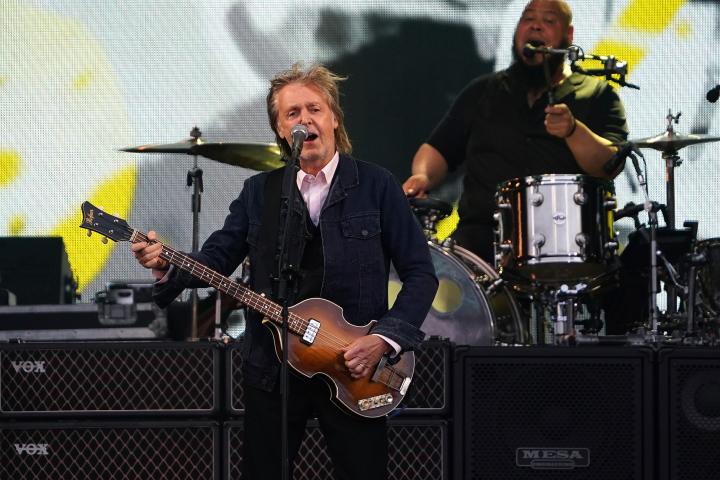 Paul McCartney en un concierto en Boston